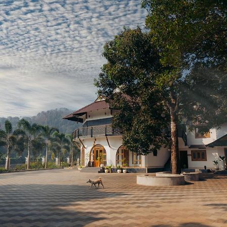 La Cascade Resort Athirappilly Exterior foto